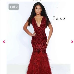 Jasz Coulture dress size 6. Color is wine.
